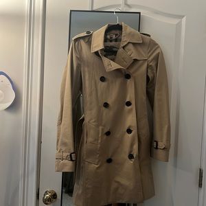 Mint condition Burberry Kensington women’s jacket
